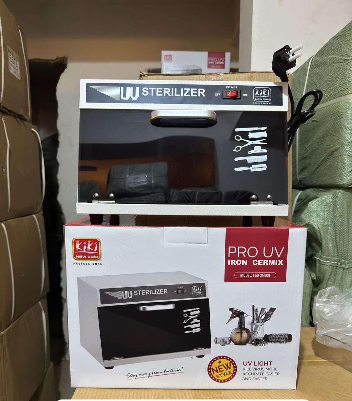Salon Sterilizer | Machine ya kuulia bacteria kwenye machine na vifaa vya saloon - Tsh 230000 now available in Sambazah in Tanzania