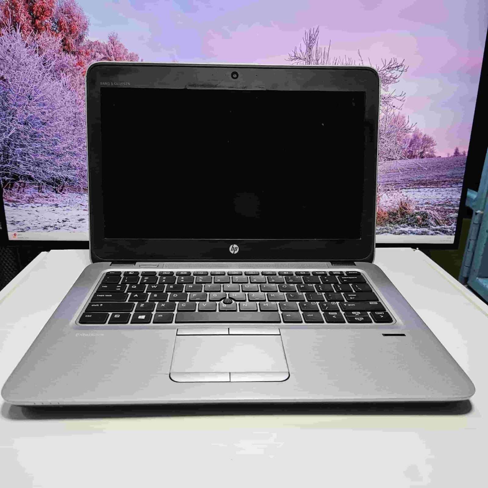 HP ELITEBOOK 820 G3 Core i5 6th gen 8Gb Ram 256Gb ssd 12inch FHD display 2.0ghz speed Condition _Good - Tsh 580,000 now available in Sambazah in Tanzania