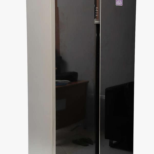 UK 305 Fridge – 610L Large Capacity Refrigerator in tanzania in Sambazah