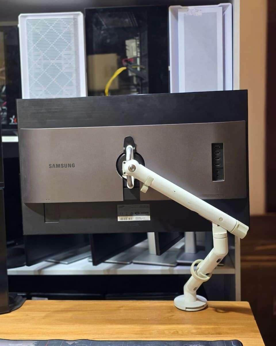 Samsung-S27D850T-🔥27-inch-ips-🔥2k-display-25601440🔥60-hz-refresh-rate🔥100-sRGB🔥Ports-HD available in Tanzania through Sambazah